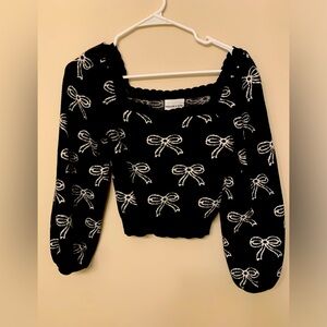 Willow & Wind Black Bow Top